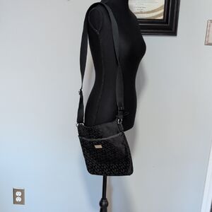 Tommy Hilfiger Black Simple Crossbody Bag